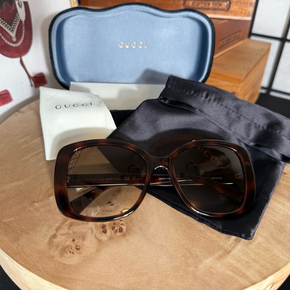 Gucci Women's Elegant Brown Sunglasses